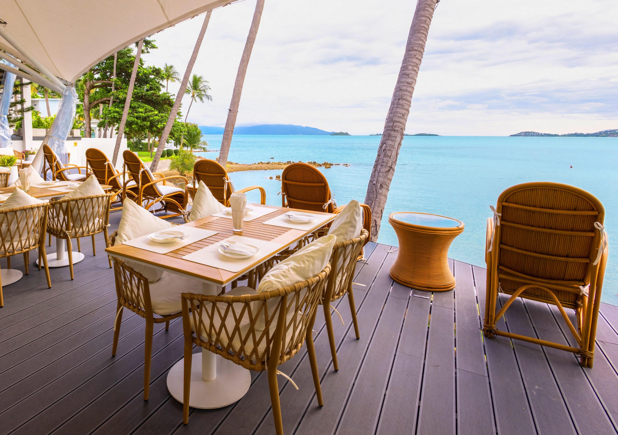 Beachfront dining near Big Buddha